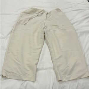 Women's Cream Capris